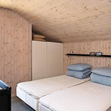 4 Star In Hjorring Lønstrup